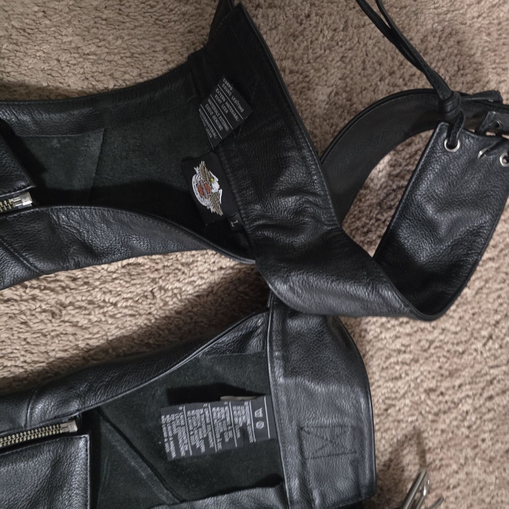 Harley-Davidson Black Riding Chaps - Picture 3 of 10